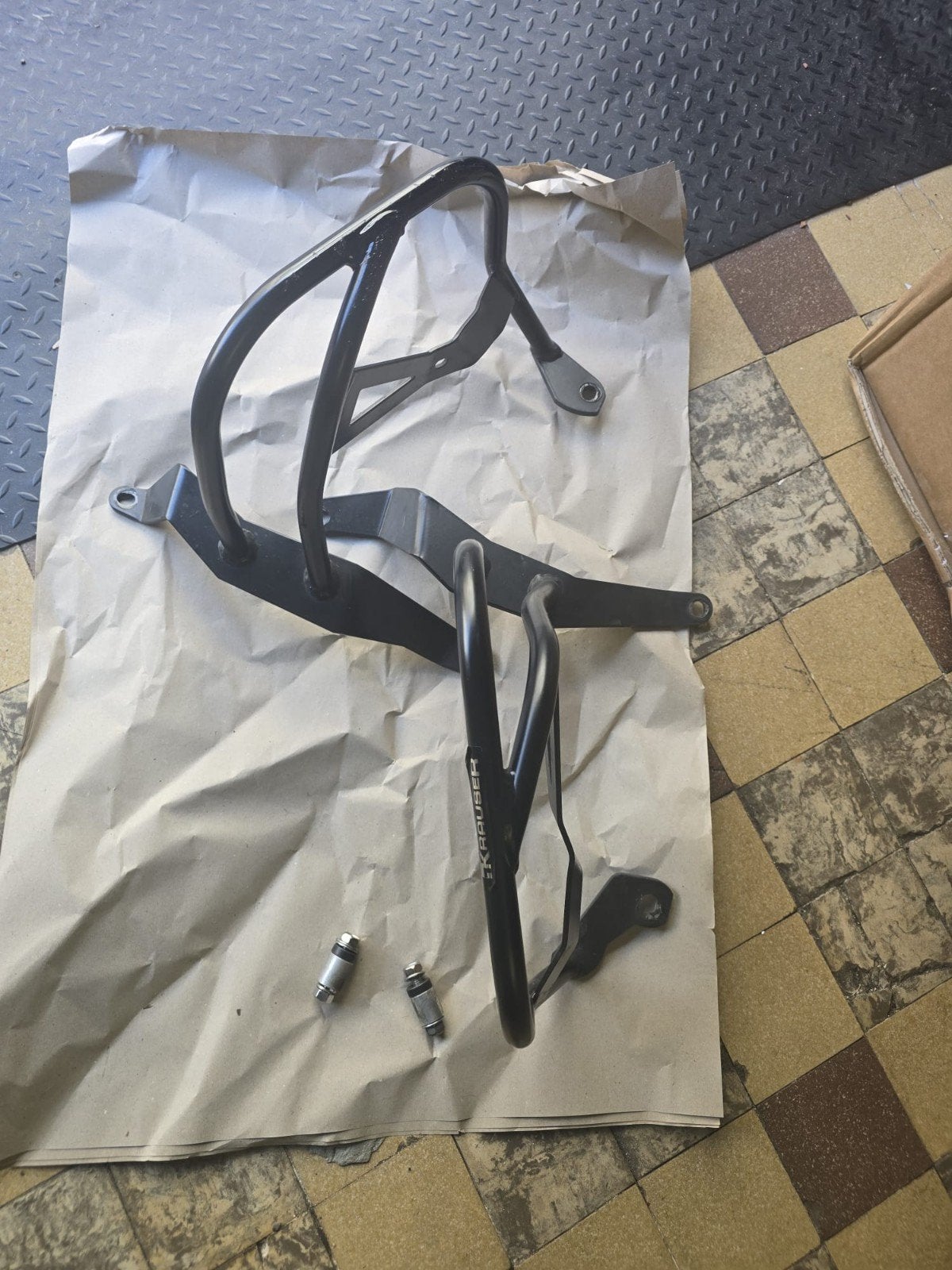 Valbeugel BMW R1200R (RS) 14-18, Ophalen