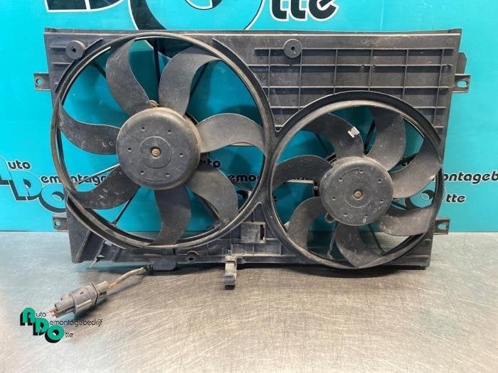 Ventilateur d'un Volkswagen Caddy (Caddy 04-), Volkswagen, -, 3 mois de garantie, Utilisé