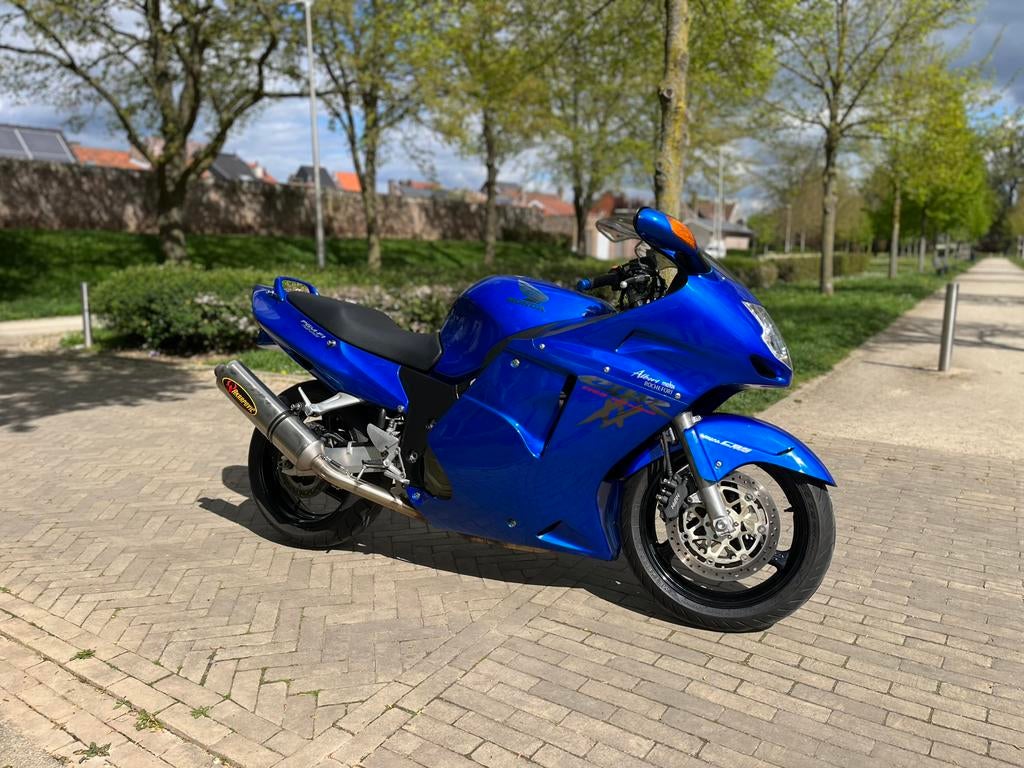 Honda CBR 1100 XX Super Blackbird, Permis Moto A, Échappement sport, Particulier, 4 cylindres