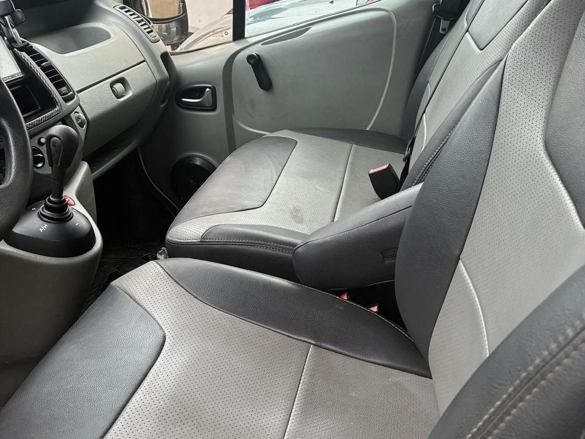 Renault Trafic 2.5 dCi T29 L1H1 | MOTOR NIET IN ORDE! | € 1., Auto's, Bestelwagens en Lichte vracht, Renault, Bedrijf, Diesel
