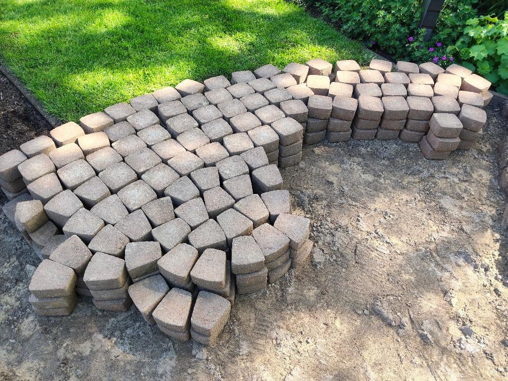GRATIS vierkante beton klinkers, Tuin en Terras, Tegels en Klinkers, Ophalen, Gebruikt, Beton, Klinkers