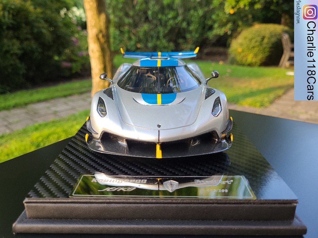 FrontiArt 1/18 Koenigsegg Jesko – Moon Silver / Swedish Flag, Hobby en Vrije tijd, Ophalen of Verzenden, Nieuw