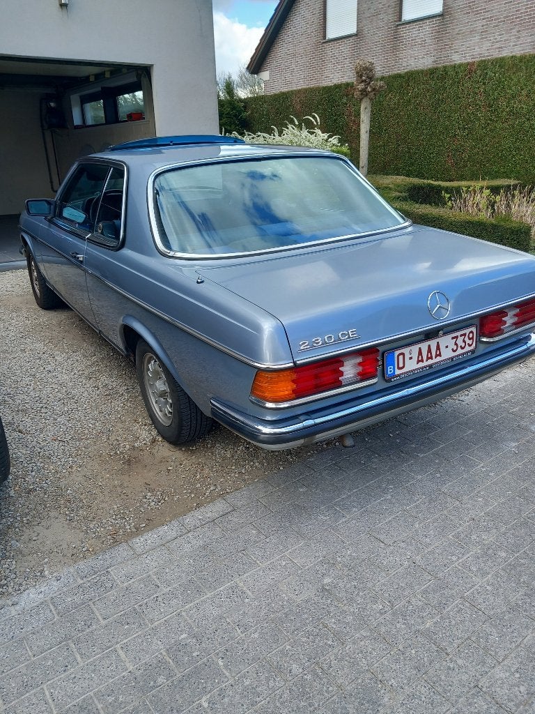 Mercedes 230CE Oldtimer, Auto's, Blauw, 2300 cc, Mercedes-Benz, Open dak