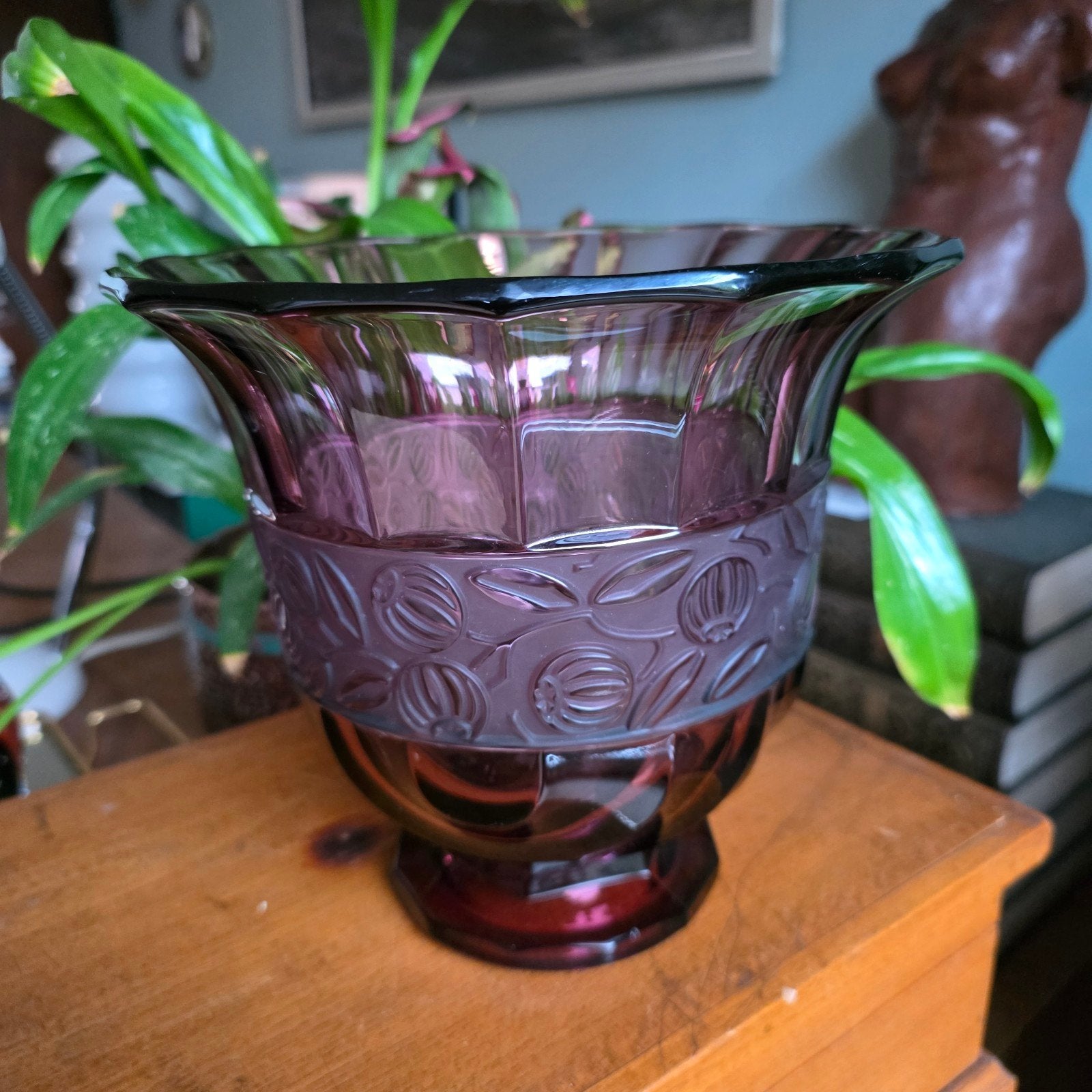 Magnifique vase Art Déco en verre pressé 1930 couleur améthy, Enlèvement ou Envoi