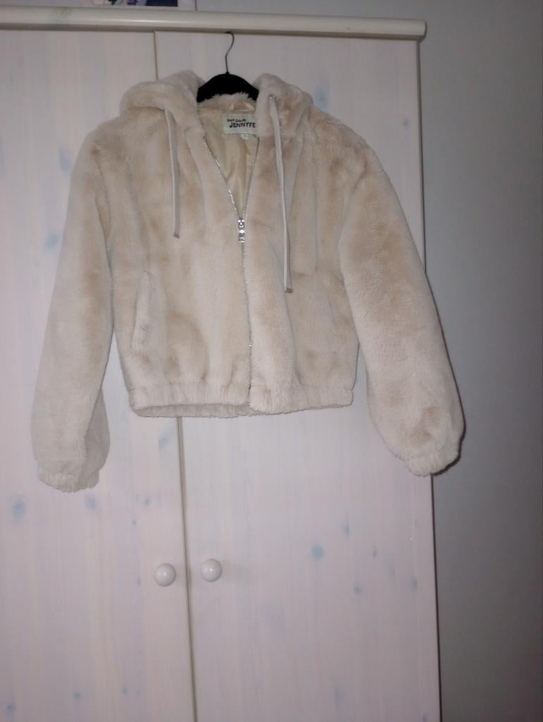 Veste ado, Enlèvement