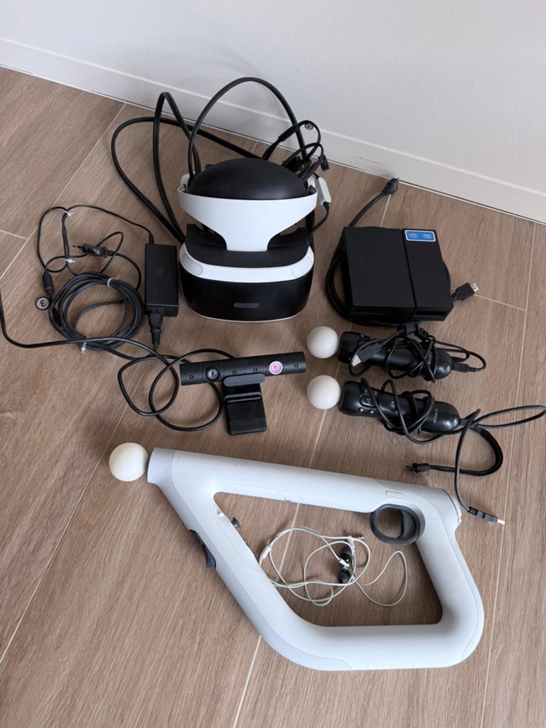 VR BRIL PS4 met alle toebehoren + extra geweer, Games en Spelcomputers, Ophalen, Zo goed als nieuw