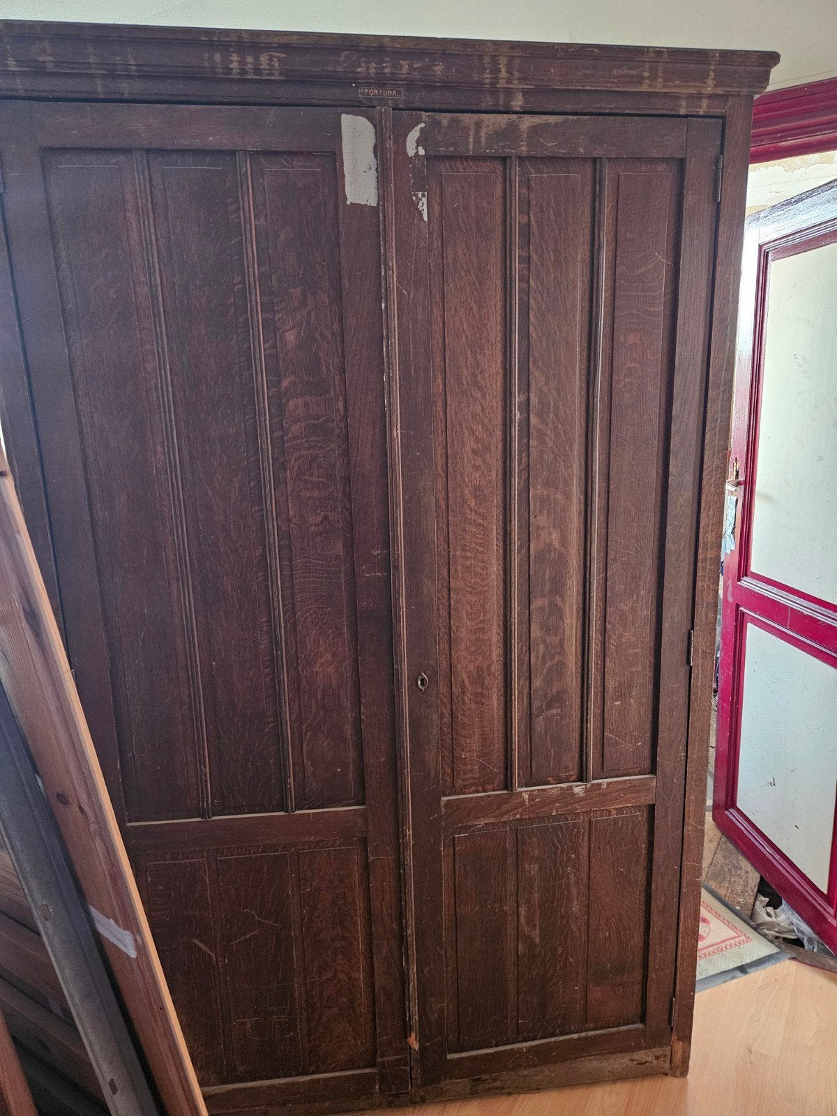Armoire rustique vintage en bois massif