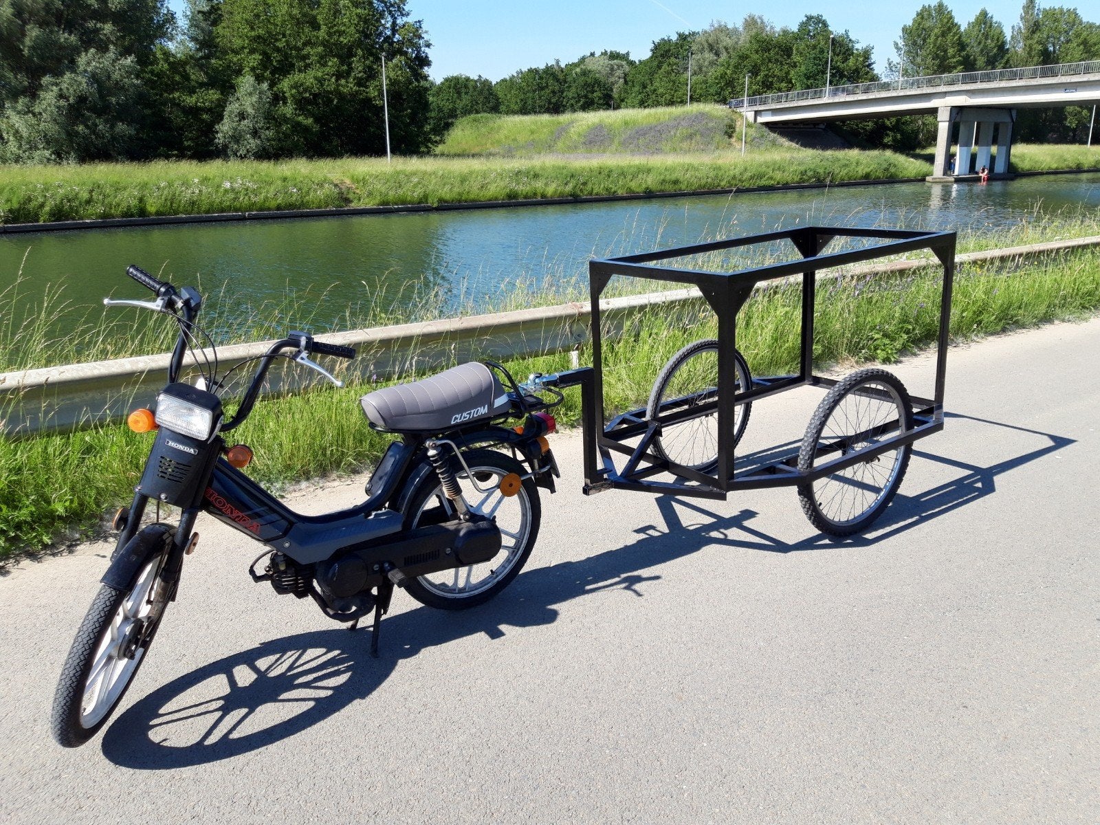 Fietskar/Viskar voor bromfietsen en elektrische fietsen, Ophalen
