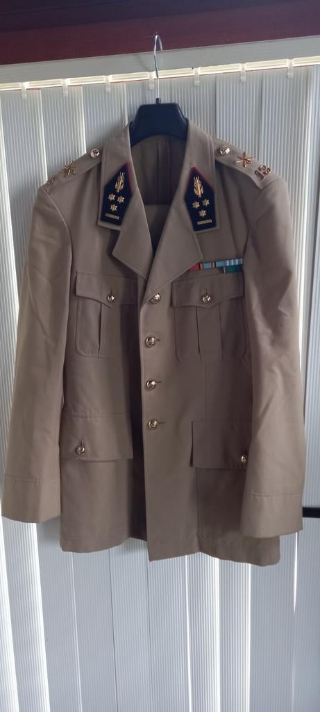 Uniformen, kolonel Brevet was een majoor., Verzamelen, Militaria | Algemeen, Ophalen of Verzenden