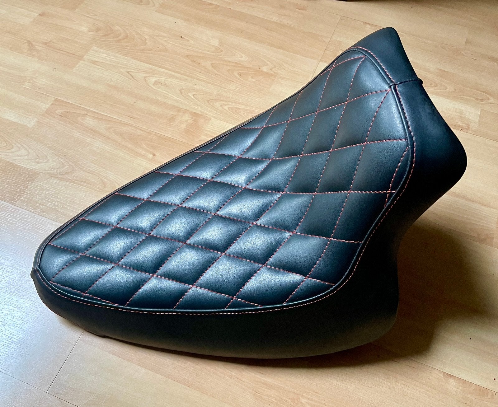 zadel Harley le pera, Motoren, Ophalen