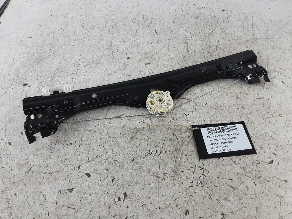 VITRE MECANISME AVANT GAUCHE Fiat 500 (312), Mevr. I. Hauben, Utilisé, Fiat, Rue de l'Espoir 34 34
4030  GRIVEGNÉE, BE