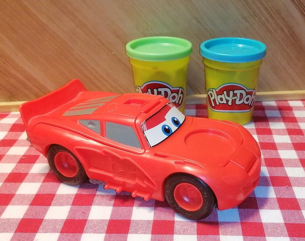 FOREST: Jouet Play-Doh Disney Cars Flash McQueen, Enlèvement ou Envoi, Utilisé