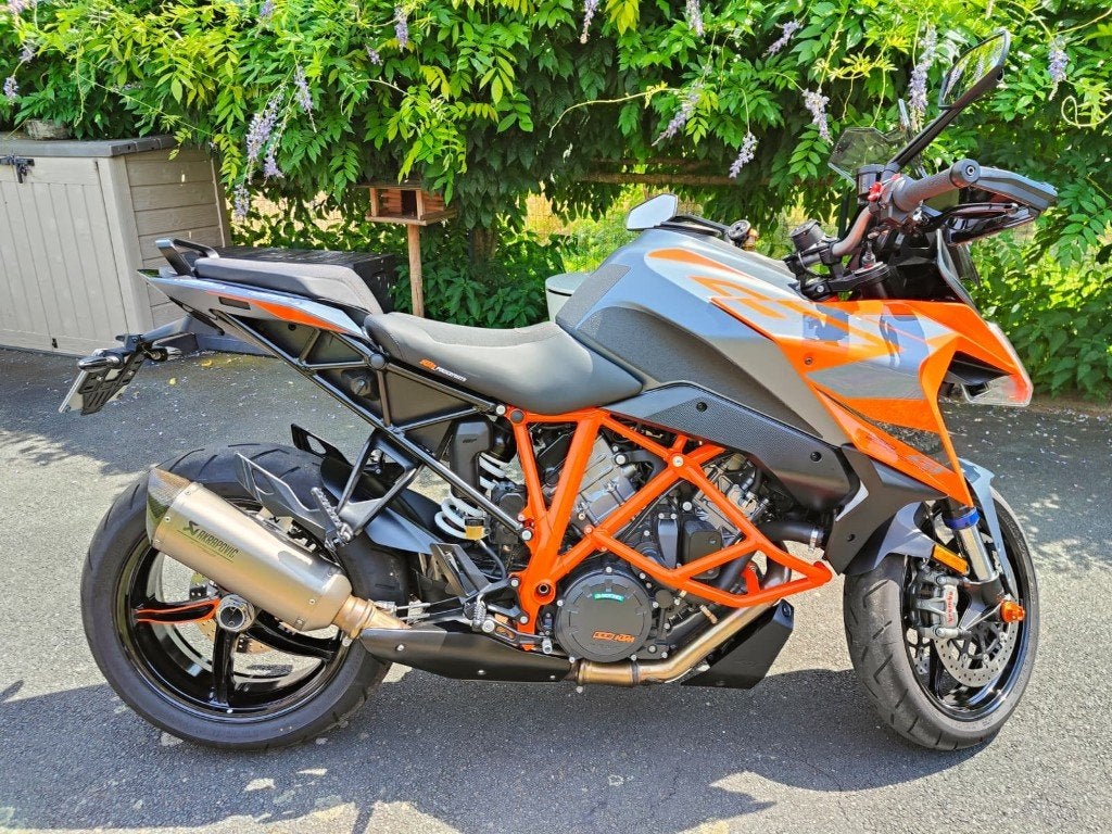 KTM - 1290 SUPER DUKE GT – Année 2023, Motos, Permis Moto A, Plus de 35 kW, 2 cylindres, Poignées chauffantes
