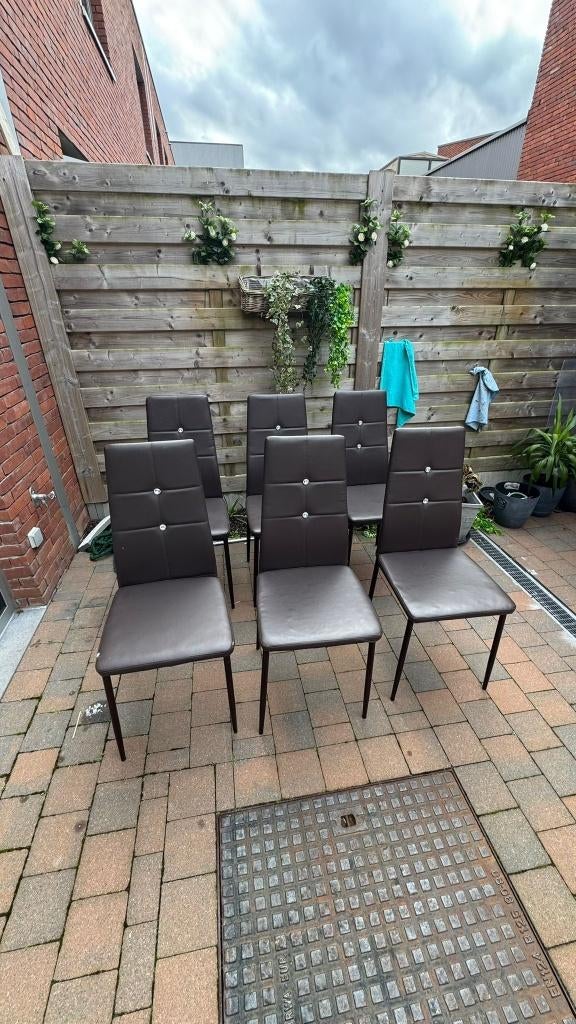 6 moderne eetkamerstoelen in bruin kunstleder – goede staat, Ophalen, Bruin, Zo goed als nieuw, Metaal