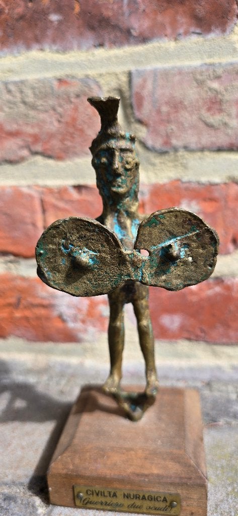 Vintage bronzen beeldje - krijger met 2 schilden, Enlèvement, Bronze