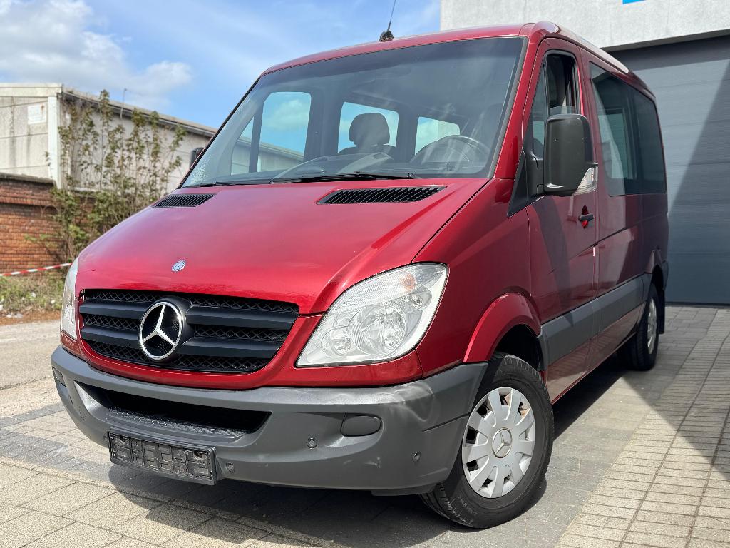 MERCEDES SPRINTER 311 AUTOMATIQUE 81000 KM TPMR PMR VALIDE, Autos, Rouge, Achat, Entreprise, 2 places