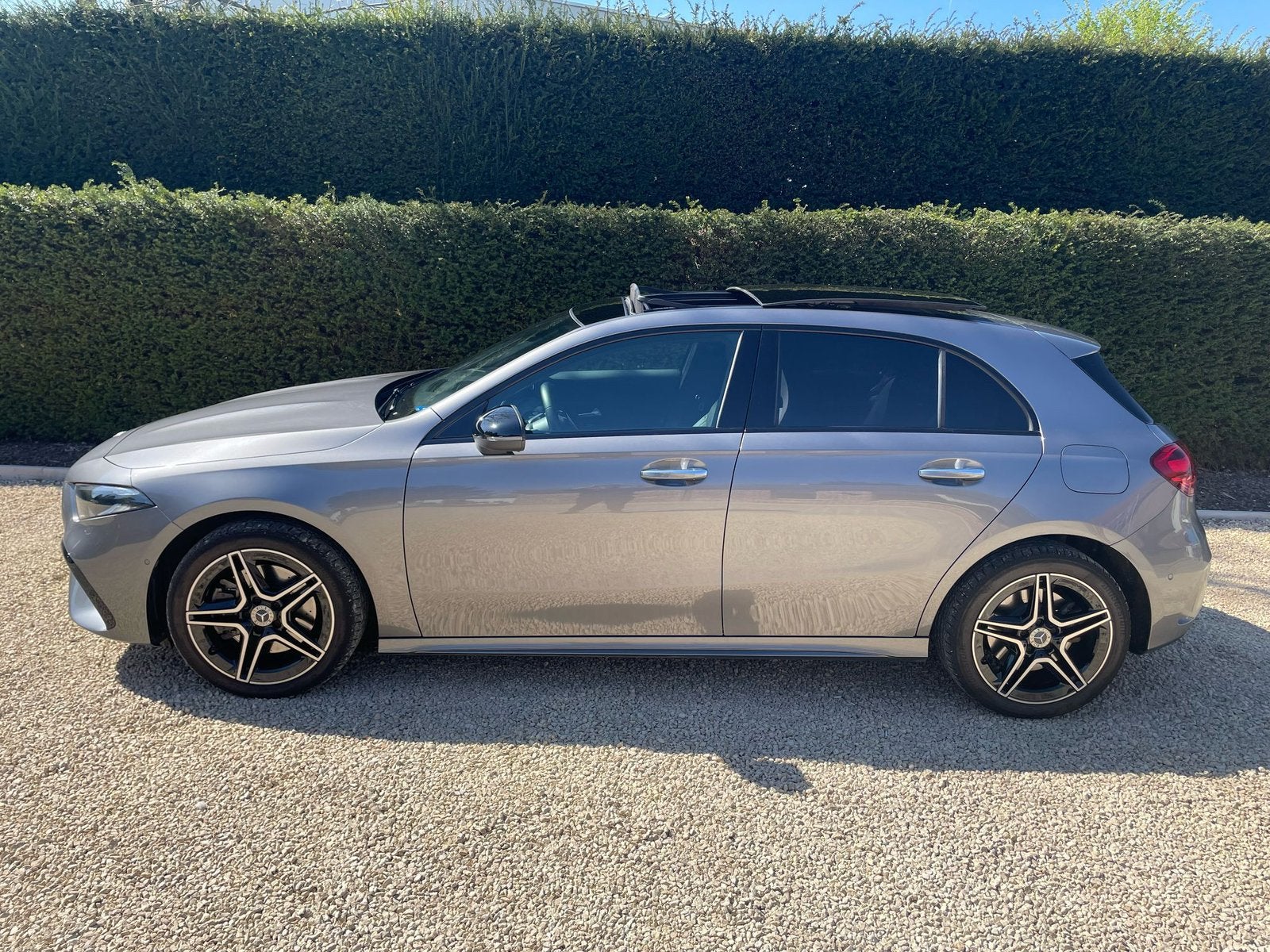 Mercedes A250 e Hybride Panoramisch open dak, Auto's, Mercedes-Benz, Automaat, Bruin, Alcantara, 5 deurs