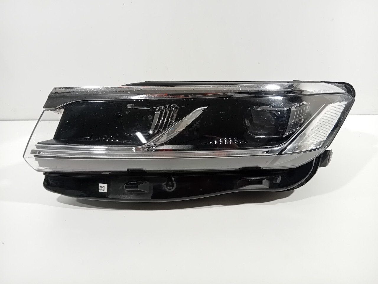 Koplamp links Volkswagen Touareg, Onderdelen@venauto.nl, Van der Ven Autorecycling B.V., Gebruikt, Ettenseweg 76, 4706 PB Roosendaal, The Netherlands