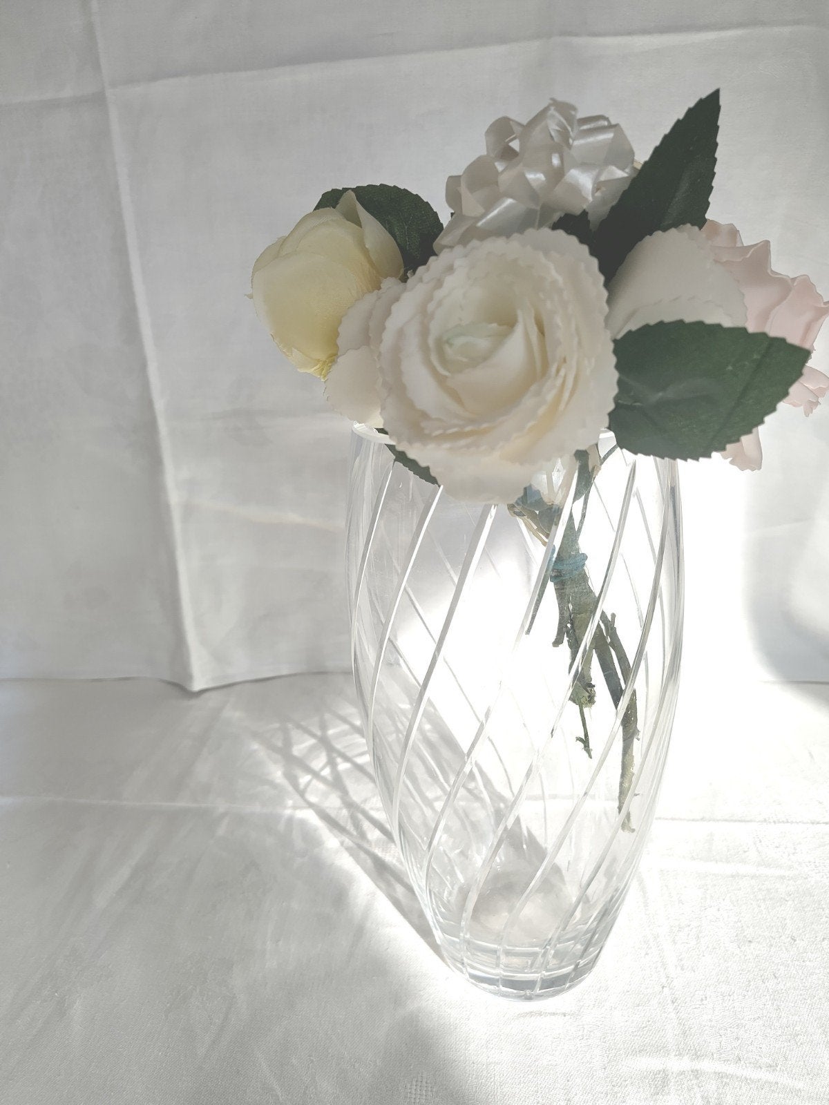 Magnifique vase en verre transparent torsadé, Convient pour fleurs séchées, Verre, Utilisé, Transparent