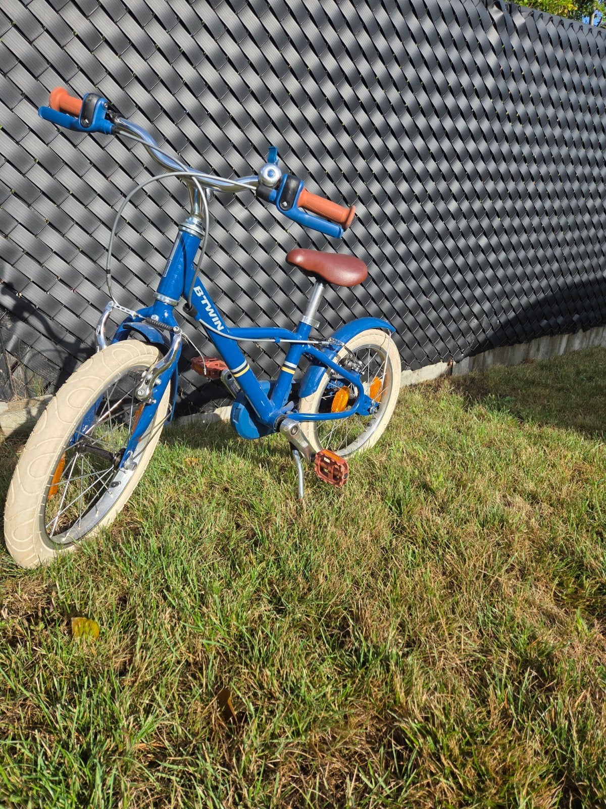 Fiets B-Twin 4-6 jaar 16 inch, Ophalen, 16 tot 20 inch, Velgrem, Zo goed als nieuw