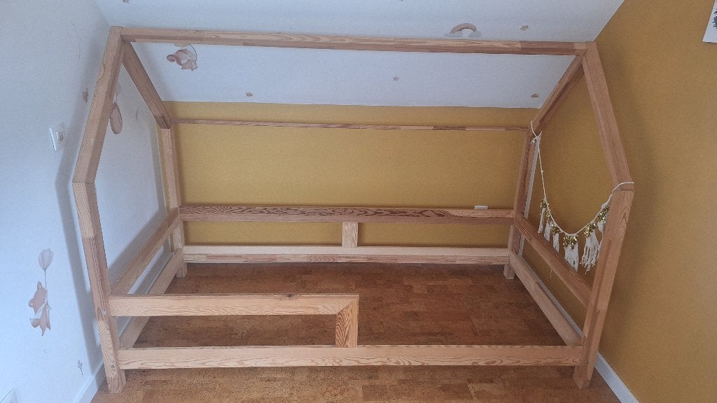 Mooi houten huisbed, Ophalen, 90 cm, Eenpersoons, Bruin
