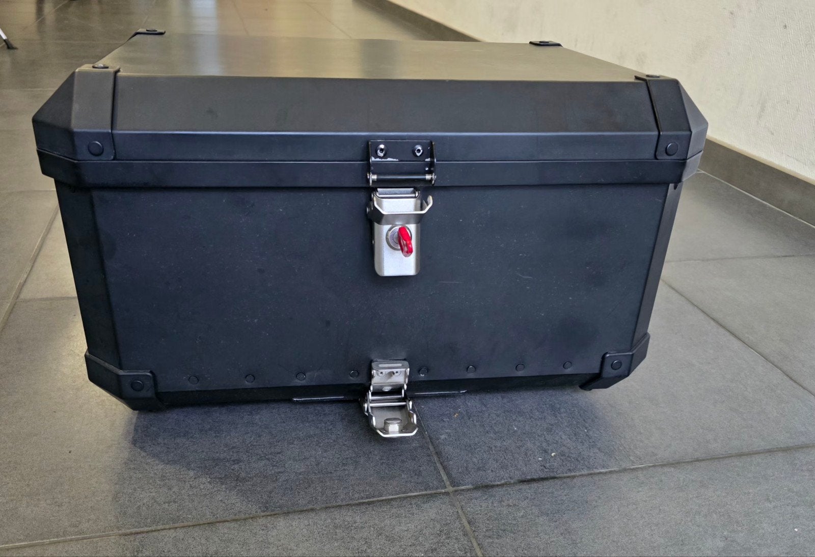 Topkoffer 72L, Ophalen