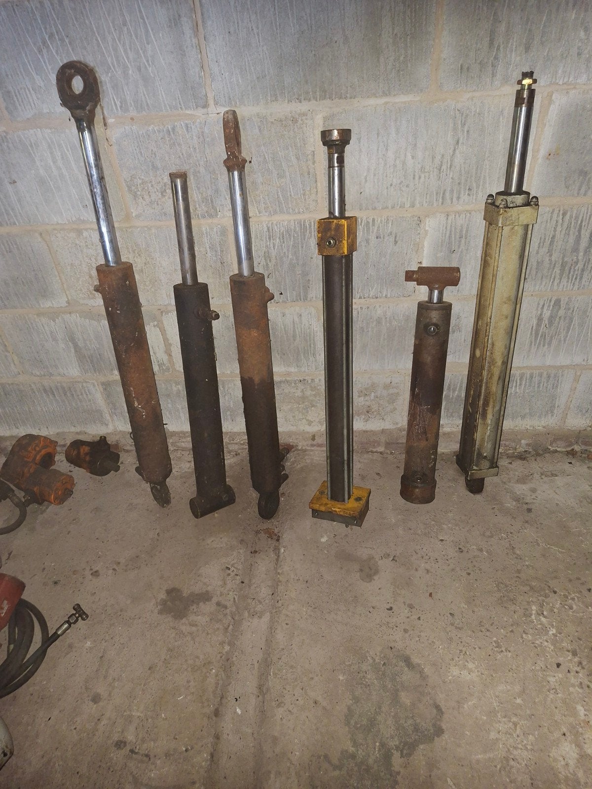 Hydroliek piston kliefmachine, Ophalen