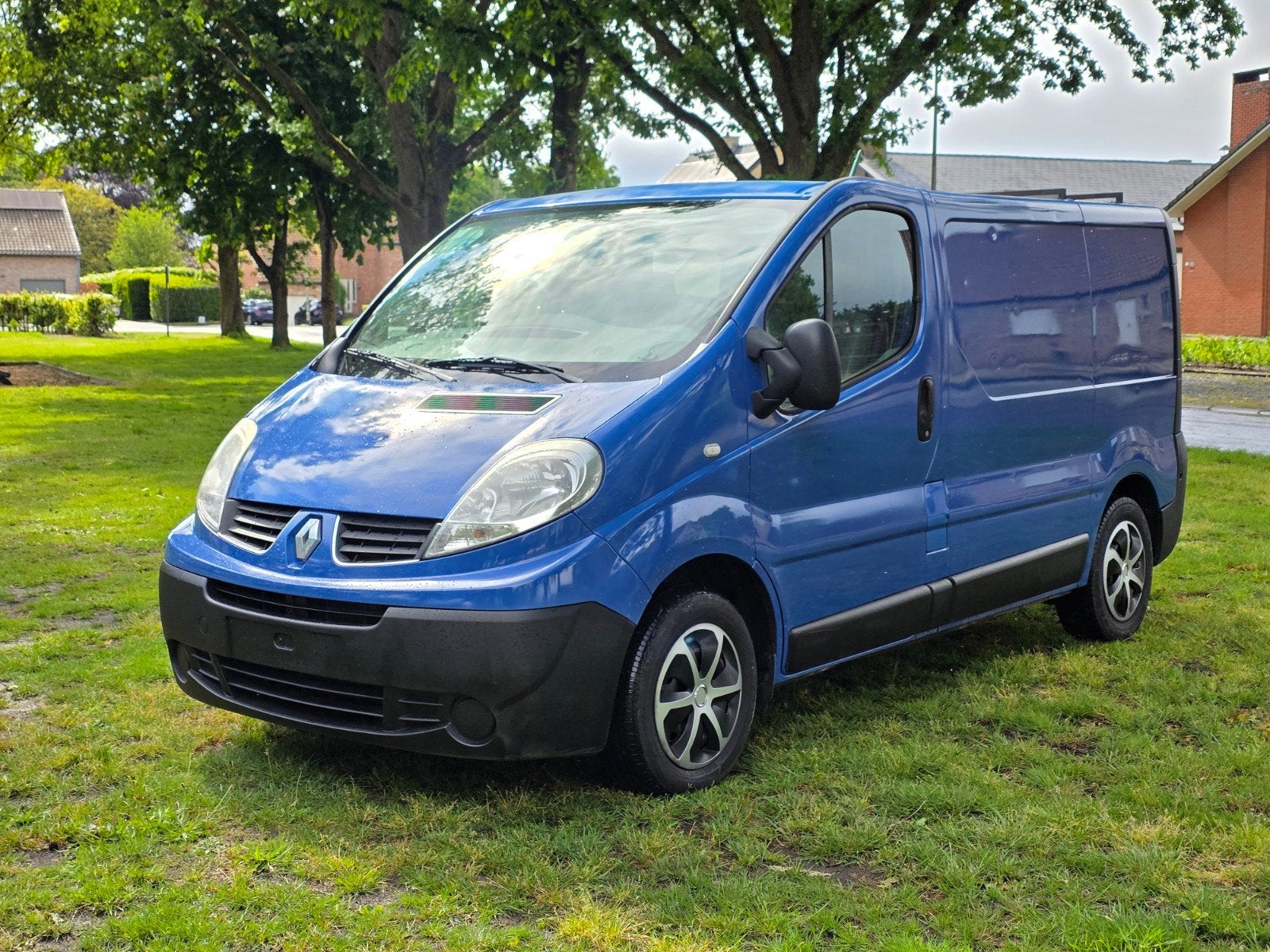 Renault trafic 2.0dci 2013 camper  gekeurd voor verkoop, Autos, Camionnettes & Utilitaires, Euro 5, Achat, Entreprise, 5 portes