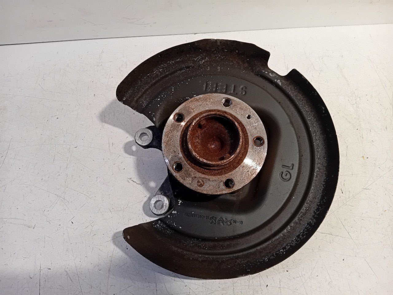 Wielnaaf links achter Peugeot 5008, Onderdelen@venauto.nl, Van der Ven Autorecycling B.V., Gebruikt, Ettenseweg 76, 4706 PB Roosendaal, The Netherlands