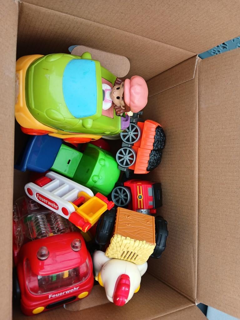 Gratis speelgoed verschillende auto's, Ophalen