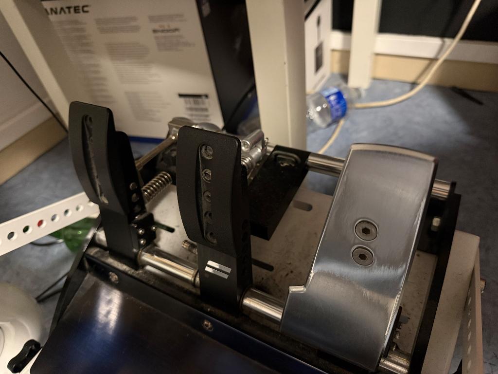 Pédalier fanatec v2 club, Consoles de jeu & Jeux vidéo, Consoles de jeu | Accessoires Autre, Fanatec, Enlèvement, Utilisé, PC