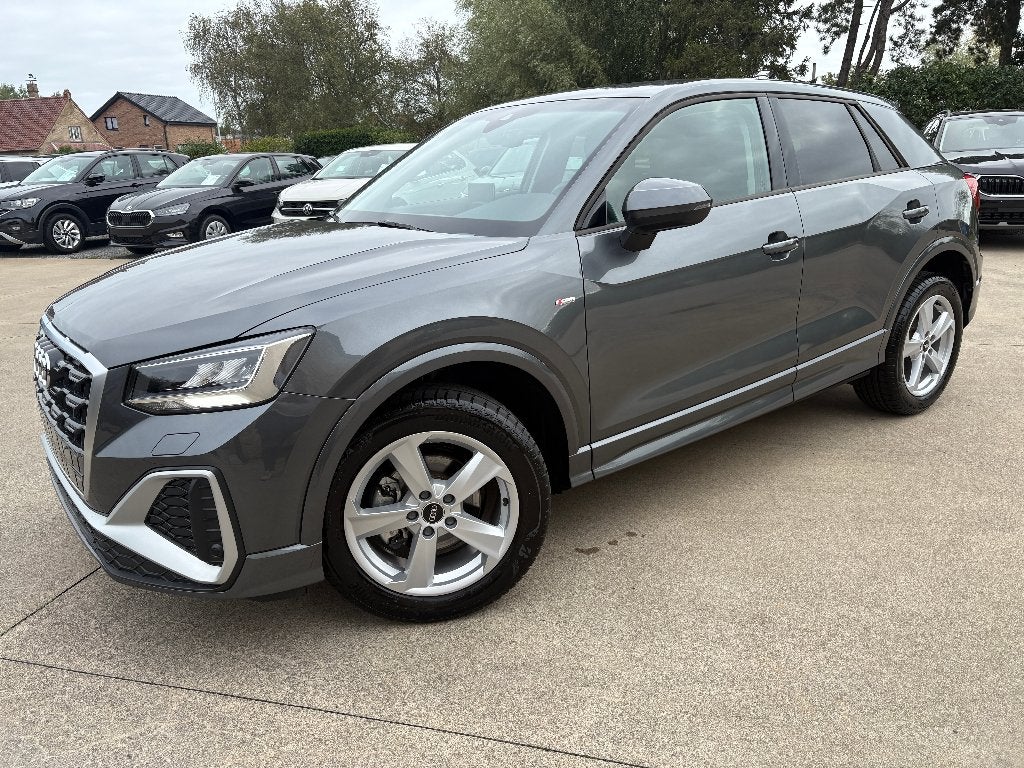 Audi Q2 35 TFSI S line S tronic + Leder + Camera 10-2025, Auto's, 4 cilinders, Leder, Dealer onderhouden, Lane Keeping Assist