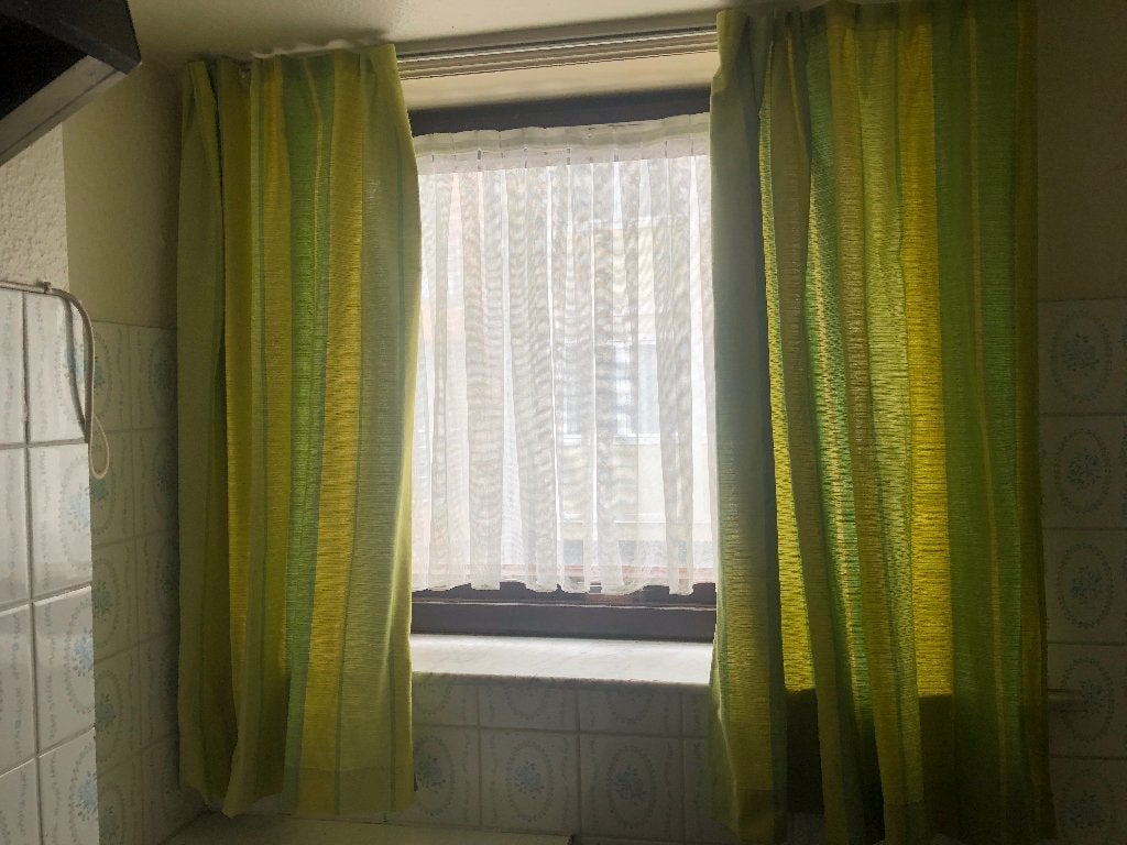 4 rideaux jaunes/verts de 110 cm de haut, à 10 euros chacun, Maison & Meubles, Ameublement | Rideaux & Stores à lamelles, Enlèvement ou Envoi