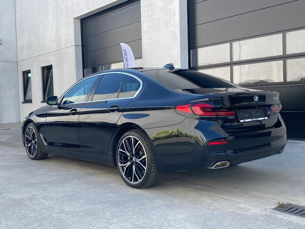 BMW 530i Berline/Sport int.Camera/Leder/.../2 Jaar garantie, Auto's, BMW, Automaat, Achterwielaandrijving, Skiluik, 4 cilinders