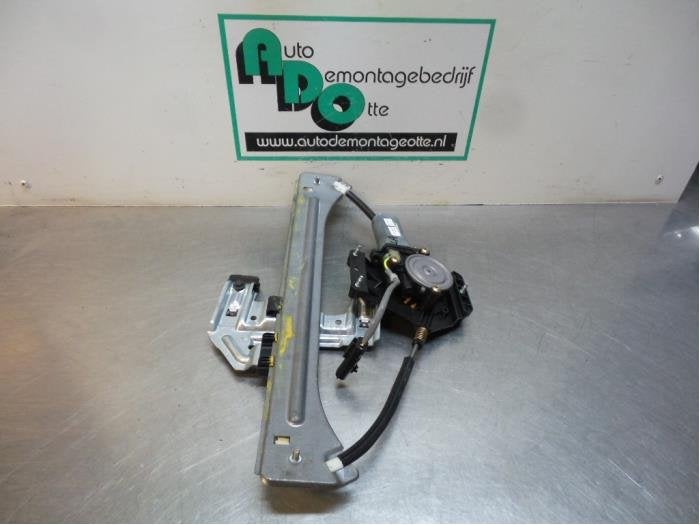 Mécanique vitre 4portes arrière gauche d'un Chrysler PT Cr, Utilisé, -, -, Enlèvement ou Envoi