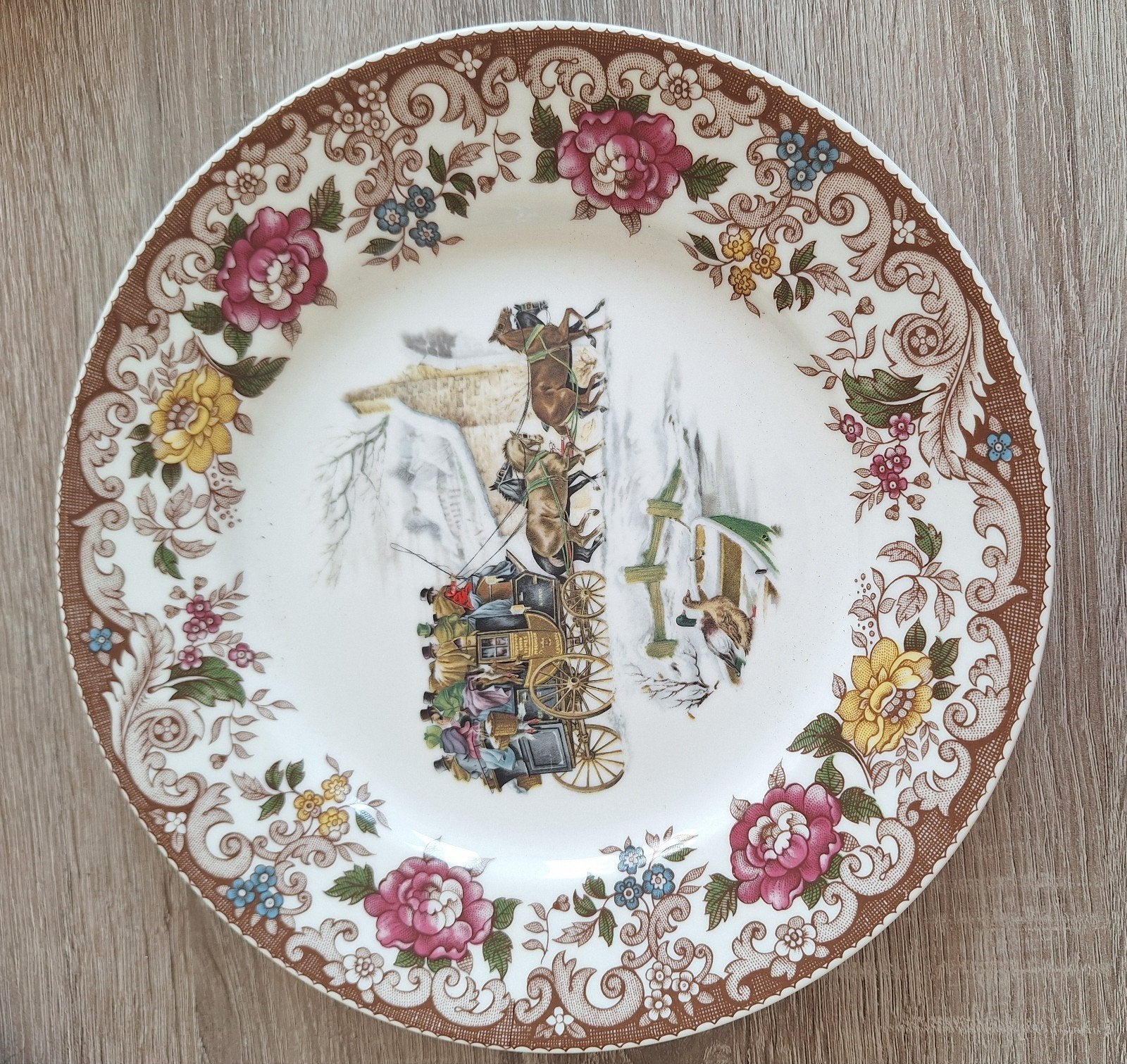 assiette plate Gloria Fine Porcelaine., Antiquités & Art, Enlèvement ou Envoi