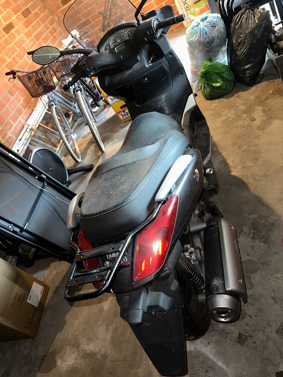 Xmax yamaha, Motoren, Bedrijf, Scooter