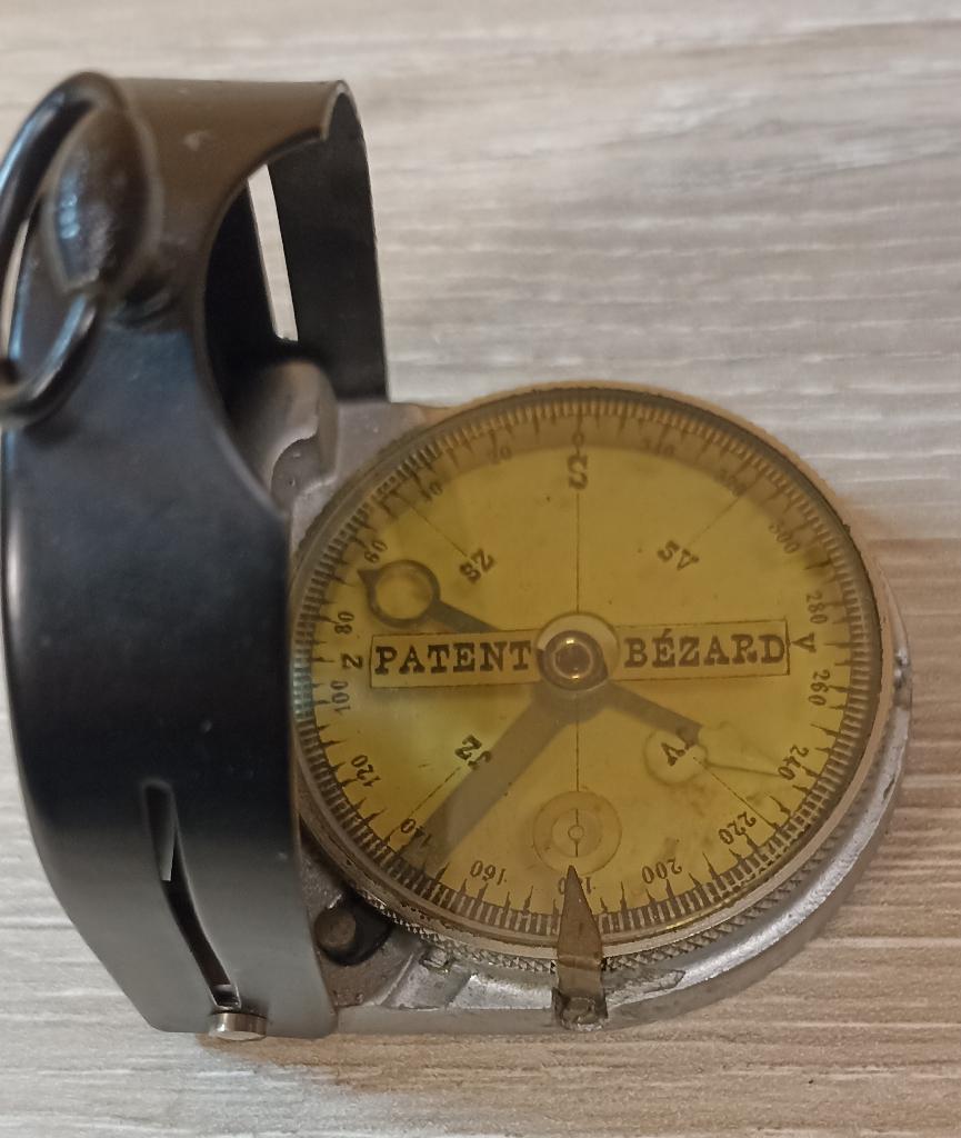 Boussole Allemande Lufft Bézard avec son étui référencée ww2, Envoi, Armée de terre, Autres types