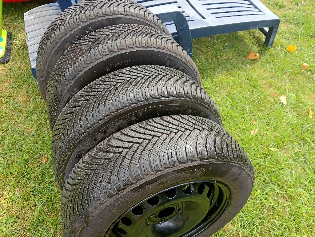 Roues Hiver Neuves 560km - Michelin Alpin 7(Dacia / Renault), Neuf, 15 pouces, Pneus hiver, Véhicule de tourisme