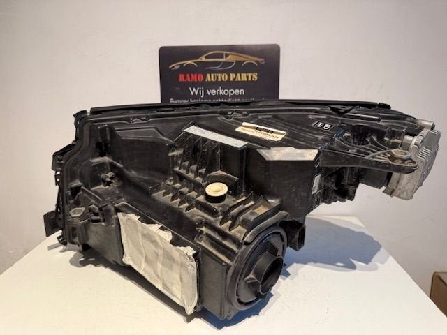 MERCEDES EQC KOPLAMP VOL LED RECHTS A2939060201, Gebruikt, -, Ophalen of Verzenden, -