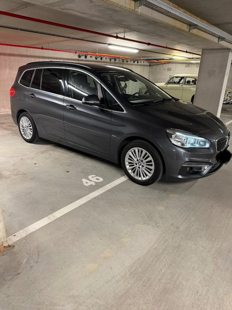 BMW 218d gran tourer (7 zitplaatsen)luxury line, Auto's, BMW, Automaat, Euro 6, 4 cilinders, 7 zetels