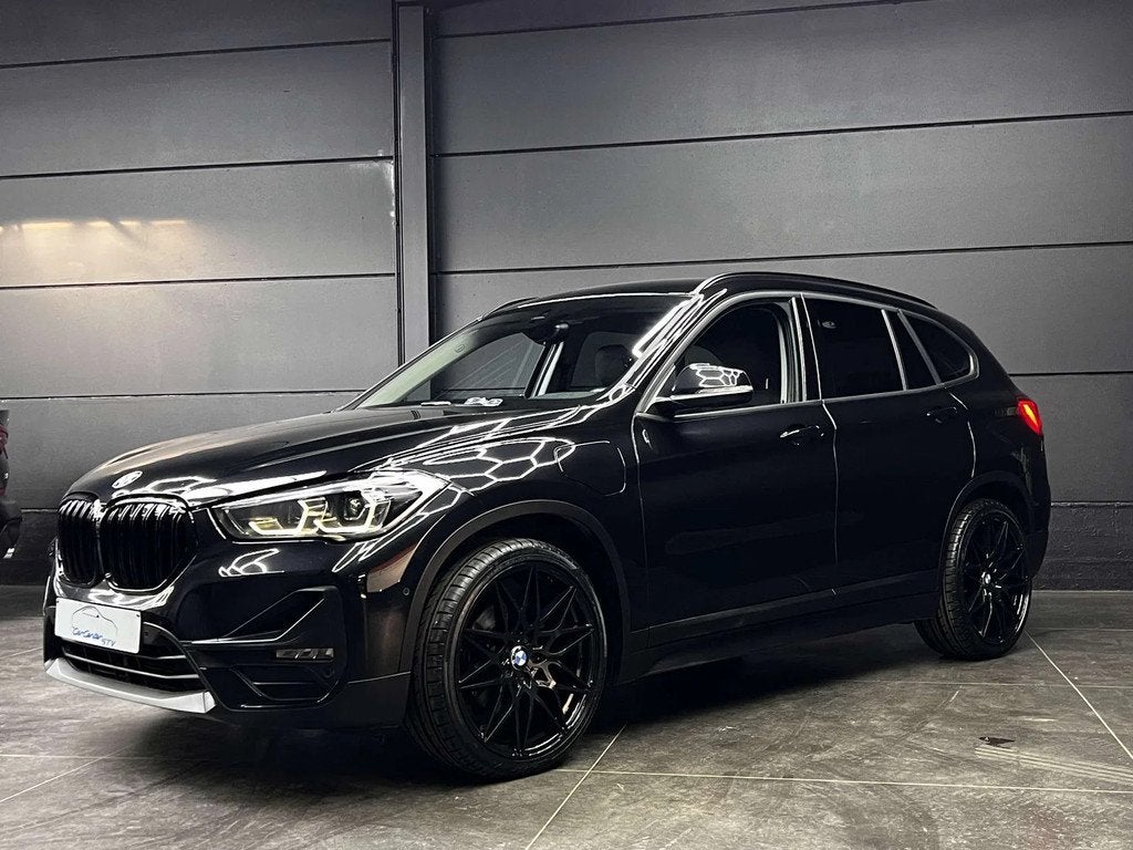 BMW X1 xDrive25e Hybride / Full Options / Pano dak /, Autos, BMW, Achat, Euro 6, Entreprise, 1820 kg