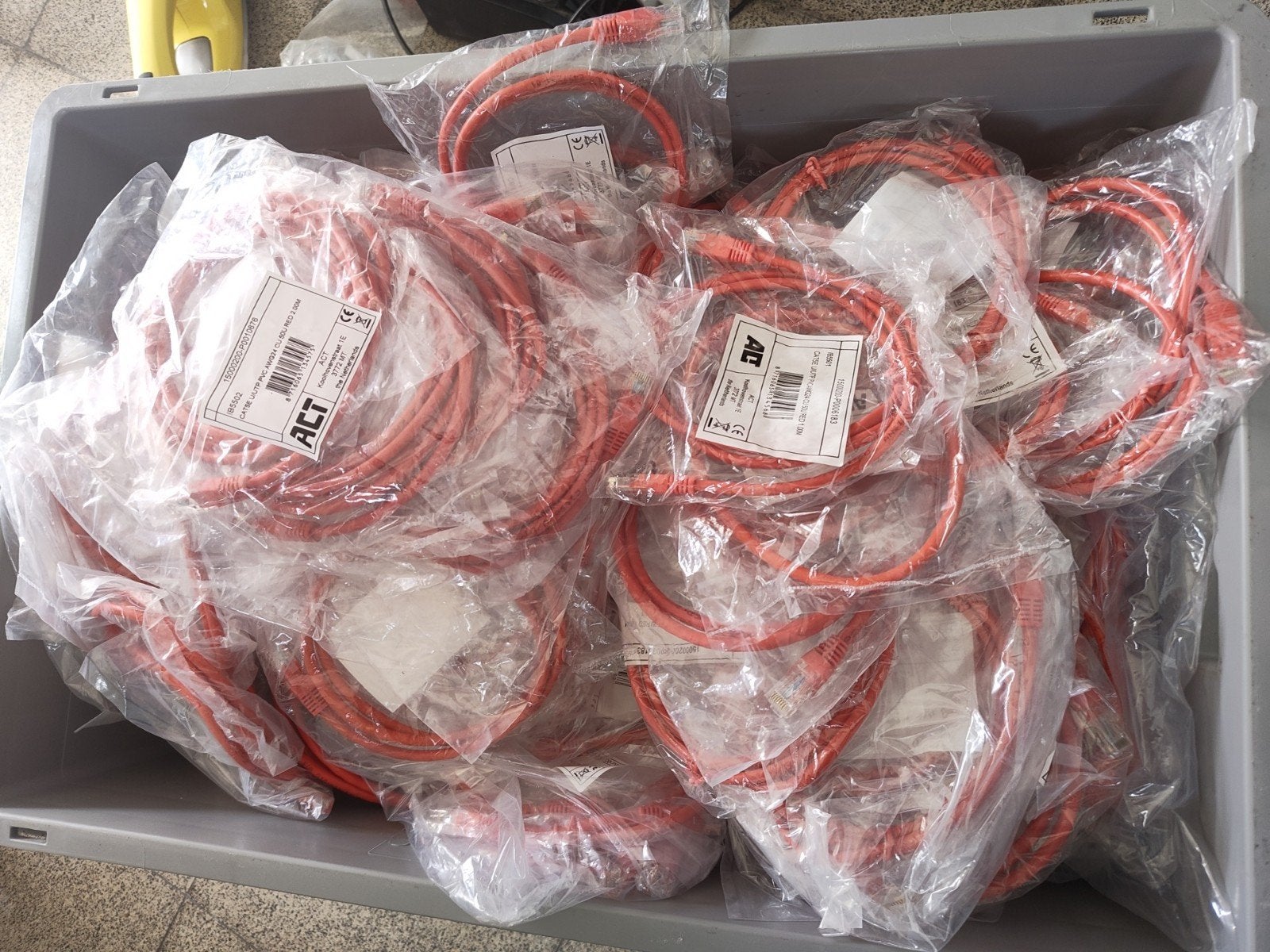 UTP CAT5 - Bak vol nieuwe kabels, Computers en Software, Ophalen, Nieuw