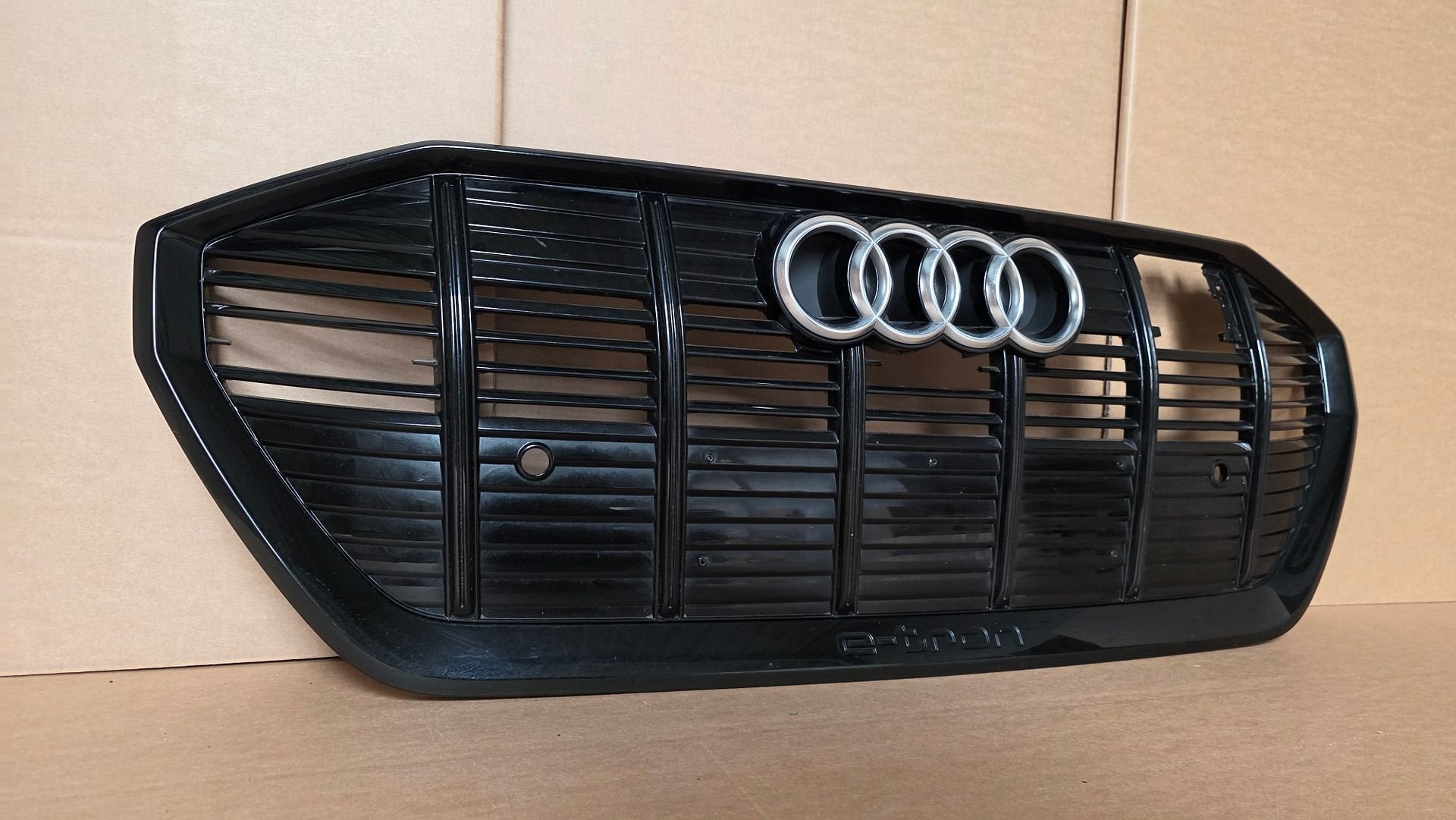 Grill AUDI 4K 4KE Grille E-TRON 4KE853651A Orgineel ETRON, -, Nieuw, Ophalen of Verzenden, -