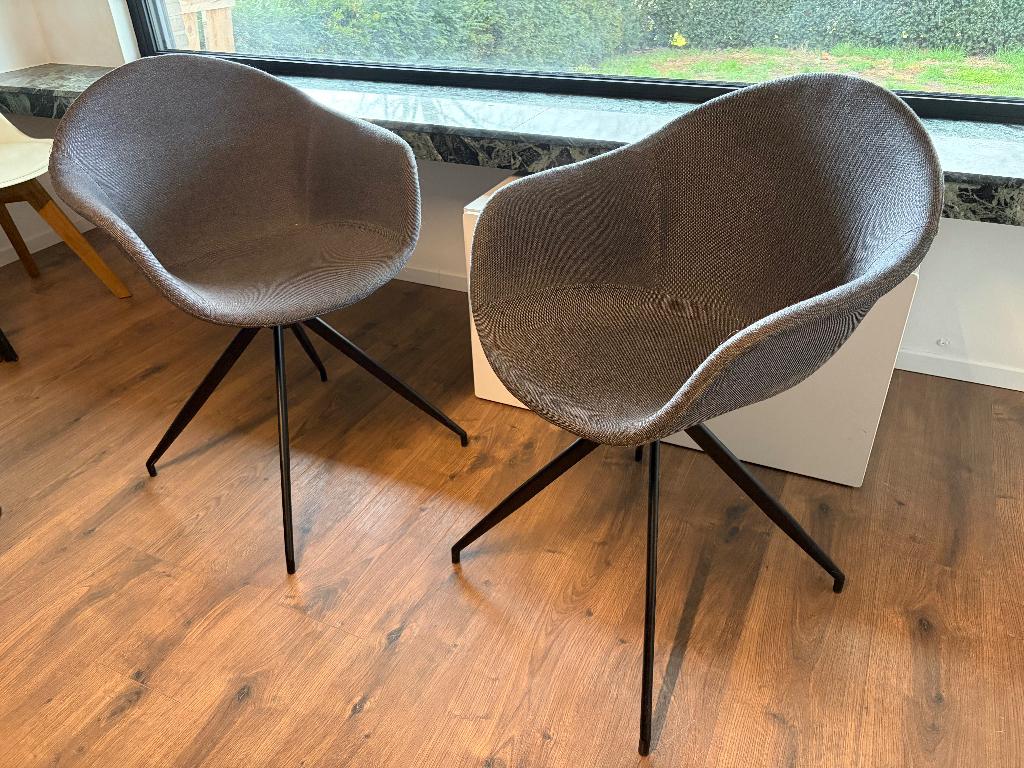 twee nieuwe draaistoelen, stof, donkergrijs, Ophalen, Twee, Nieuw, Metaal