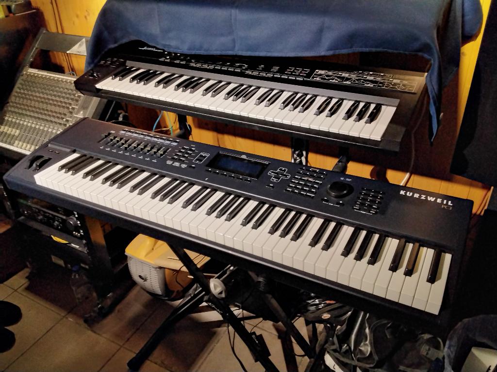 Kurzweil PC3 Full, Musique & Instruments, Synthétiseurs, Comme neuf, 76 touches, Autres marques, Avec valise ou flightcase, Avec connexion MIDI