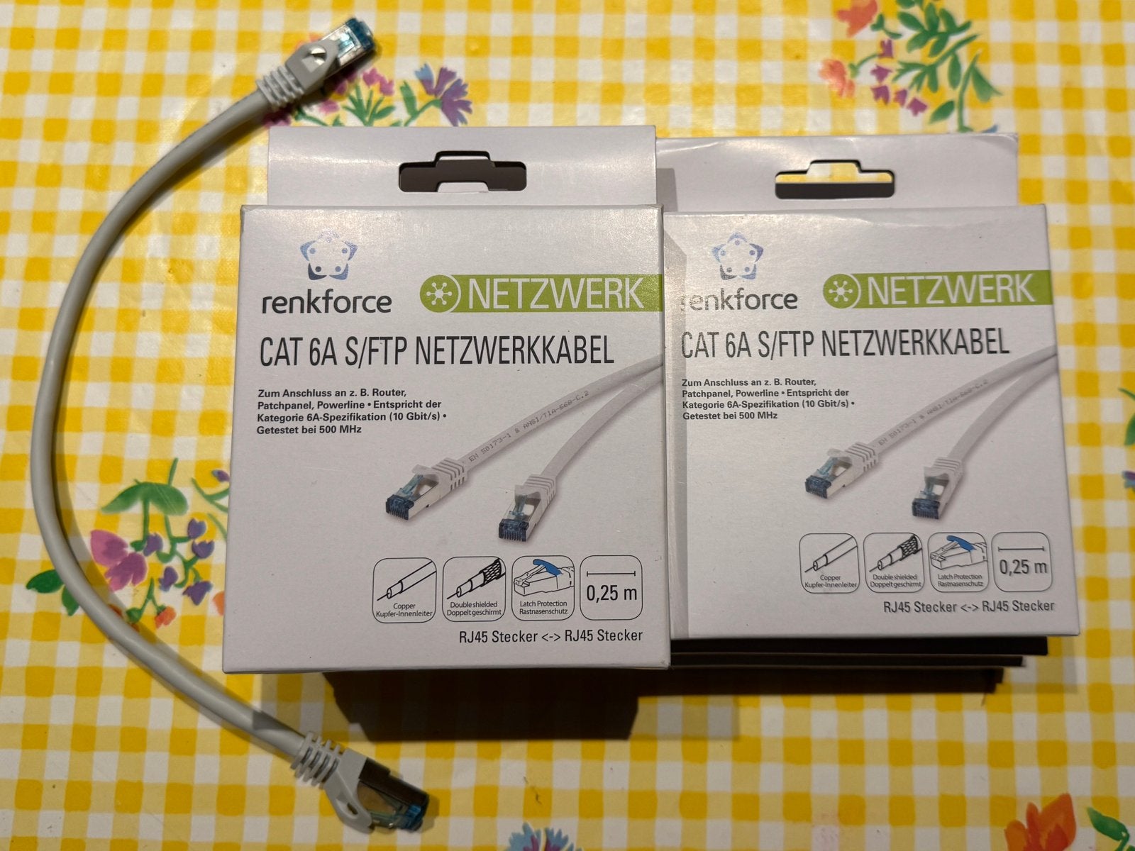 Patchkabel cat6a s/ftp 0.25m 16 stuks beschikbaar, Computers en Software, Pc- en Netwerkkabels, Ophalen of Verzenden, Nieuw