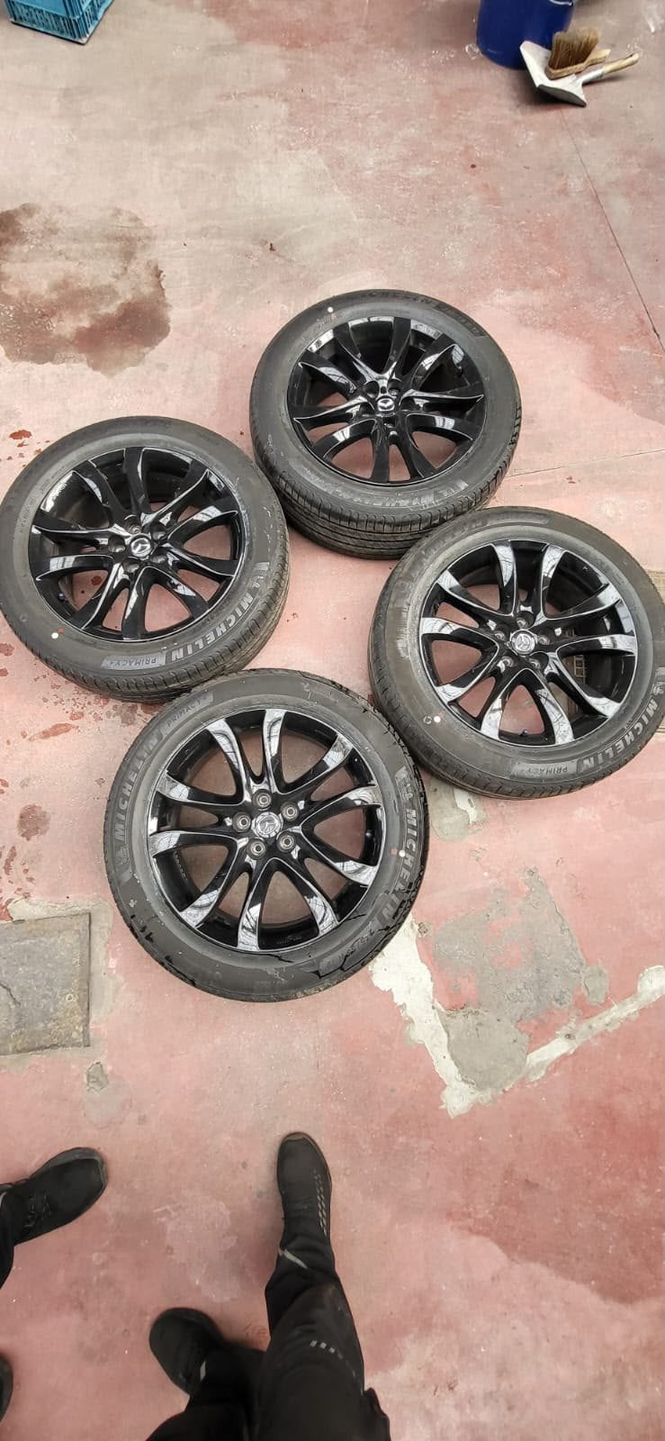 4 jantes Mazda en aluminium avec pneus Michelin Primacy, Enlèvement ou Envoi, Comme neuf