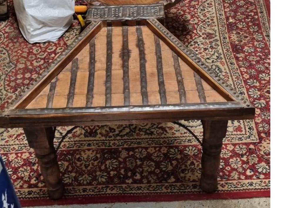 Meubles en bois: Instrument de musique, table ronde, banc, Antiquités & Art, Enlèvement
