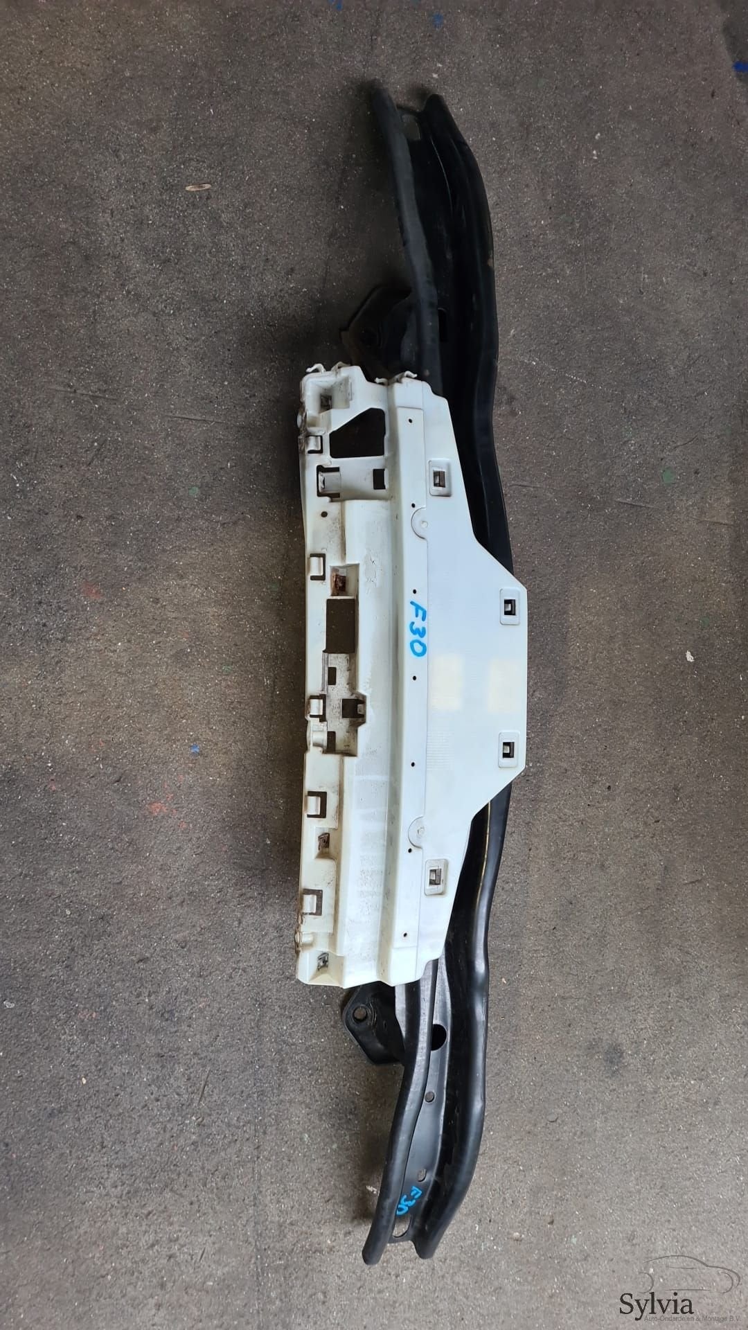 Bumperbalk achterzijde BMW 3 serie F30 LCi 330e 51127365570, -, Utilisé, -, Enlèvement ou Envoi